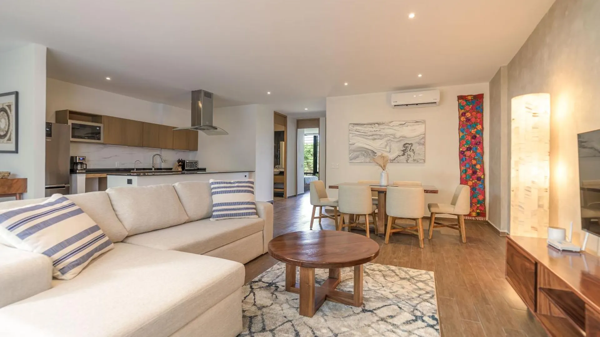 Modern Condo 200M From Beach & 5Th Ave Playa del Carmen