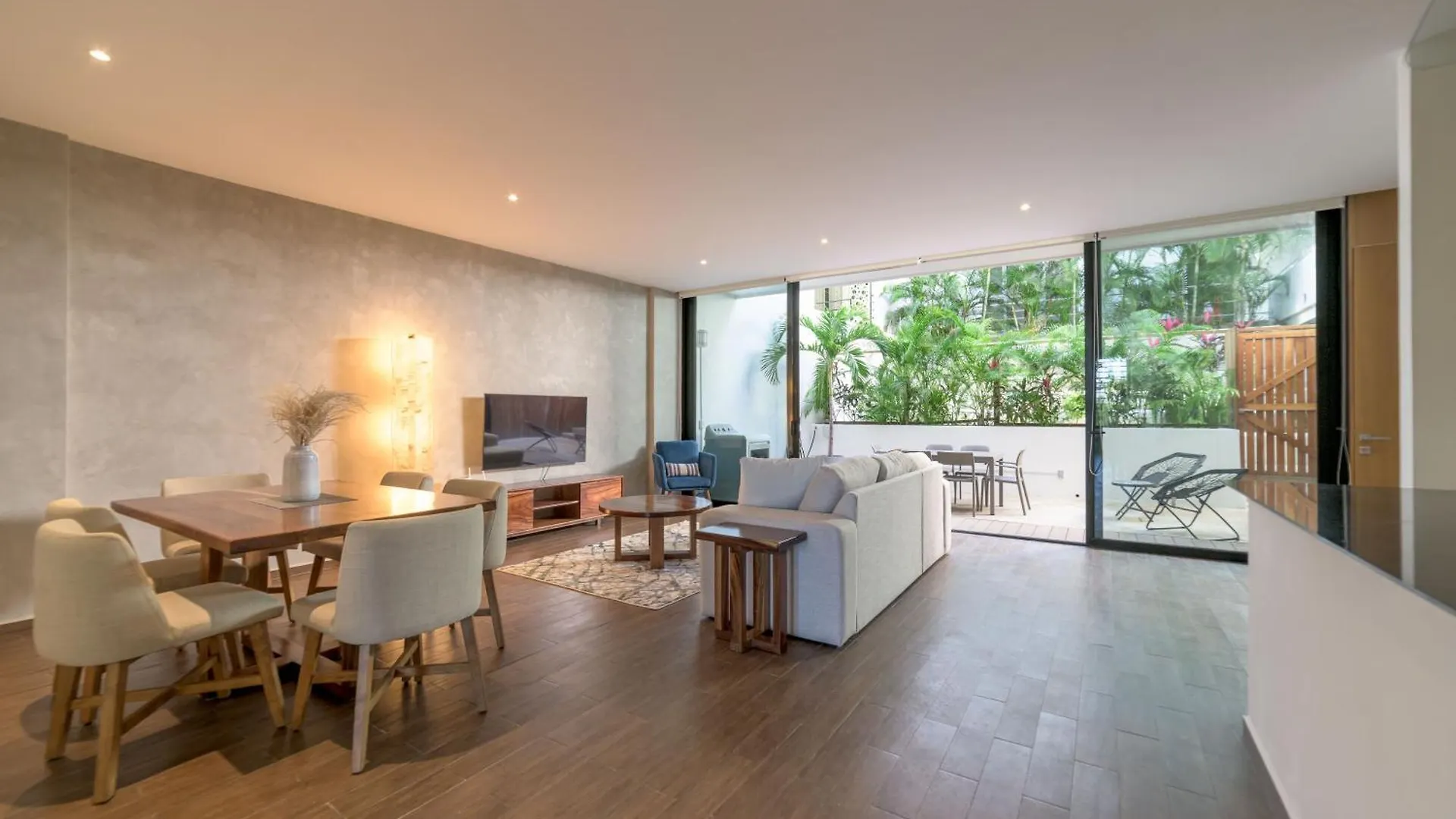 Modern Condo 200M From Beach & 5Th Ave Playa del Carmen Messico