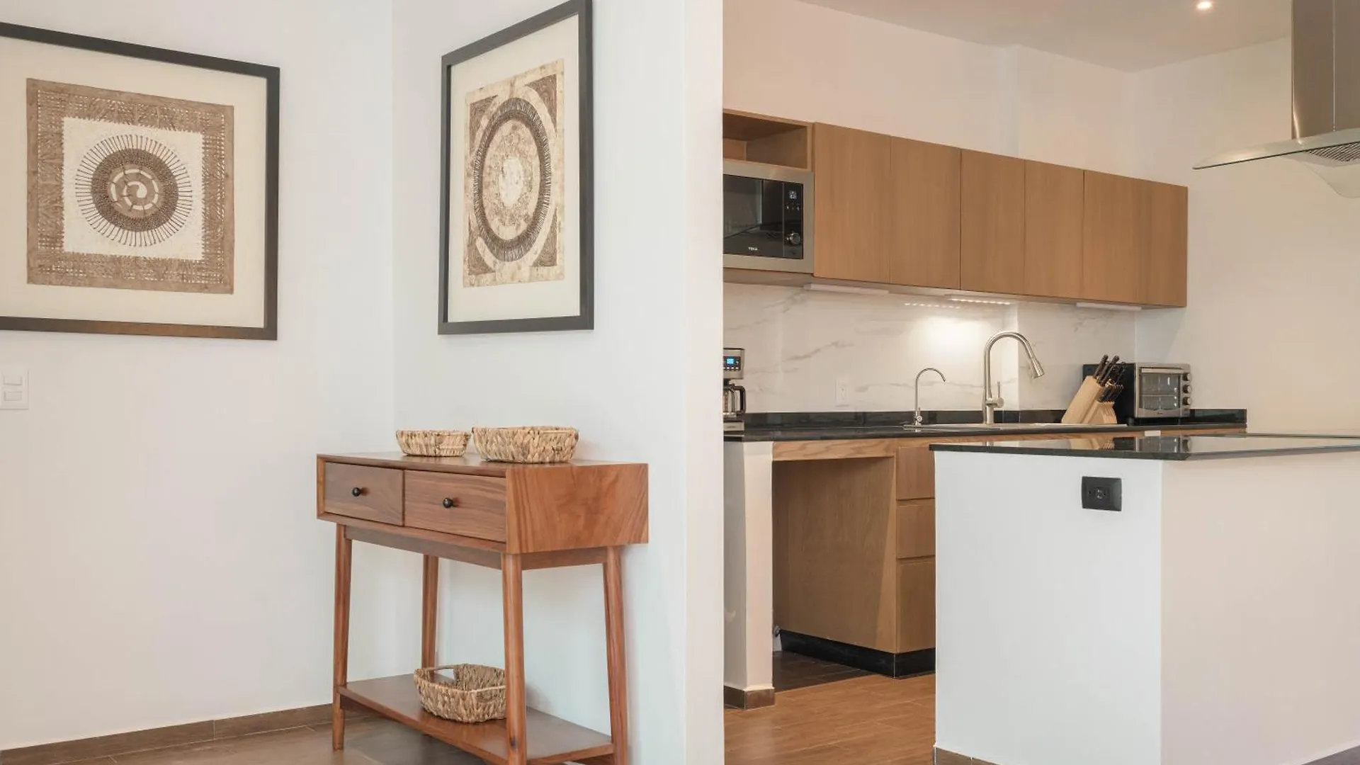 Modern Condo 200M From Beach & 5Th Ave Playa del Carmen