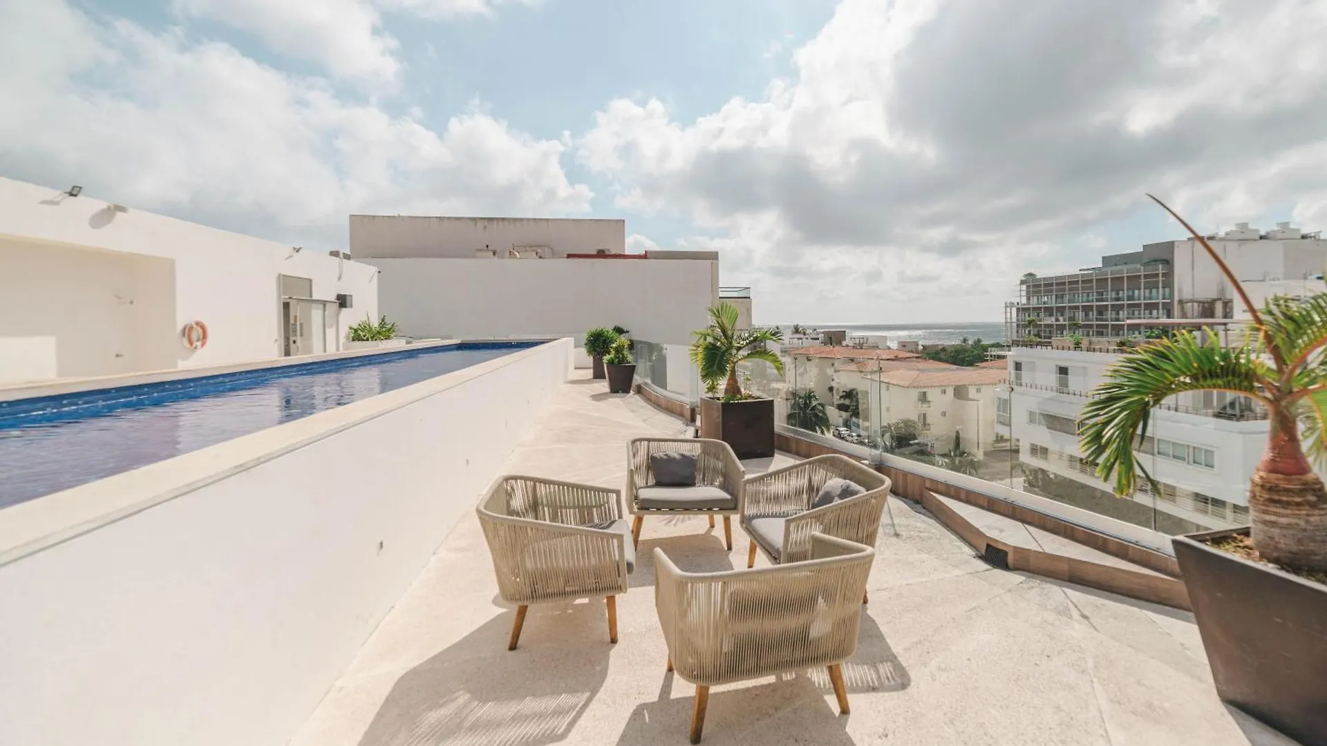 Modern Condo 200M From Beach & 5Th Ave Playa del Carmen 0*,  Messico
