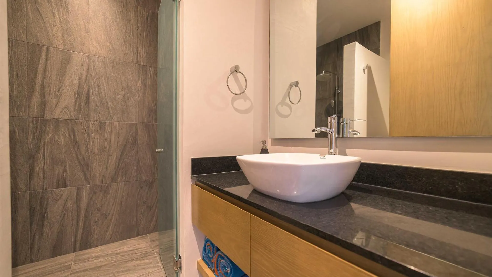 Modern Condo 200M From Beach & 5Th Ave Playa del Carmen 0*,