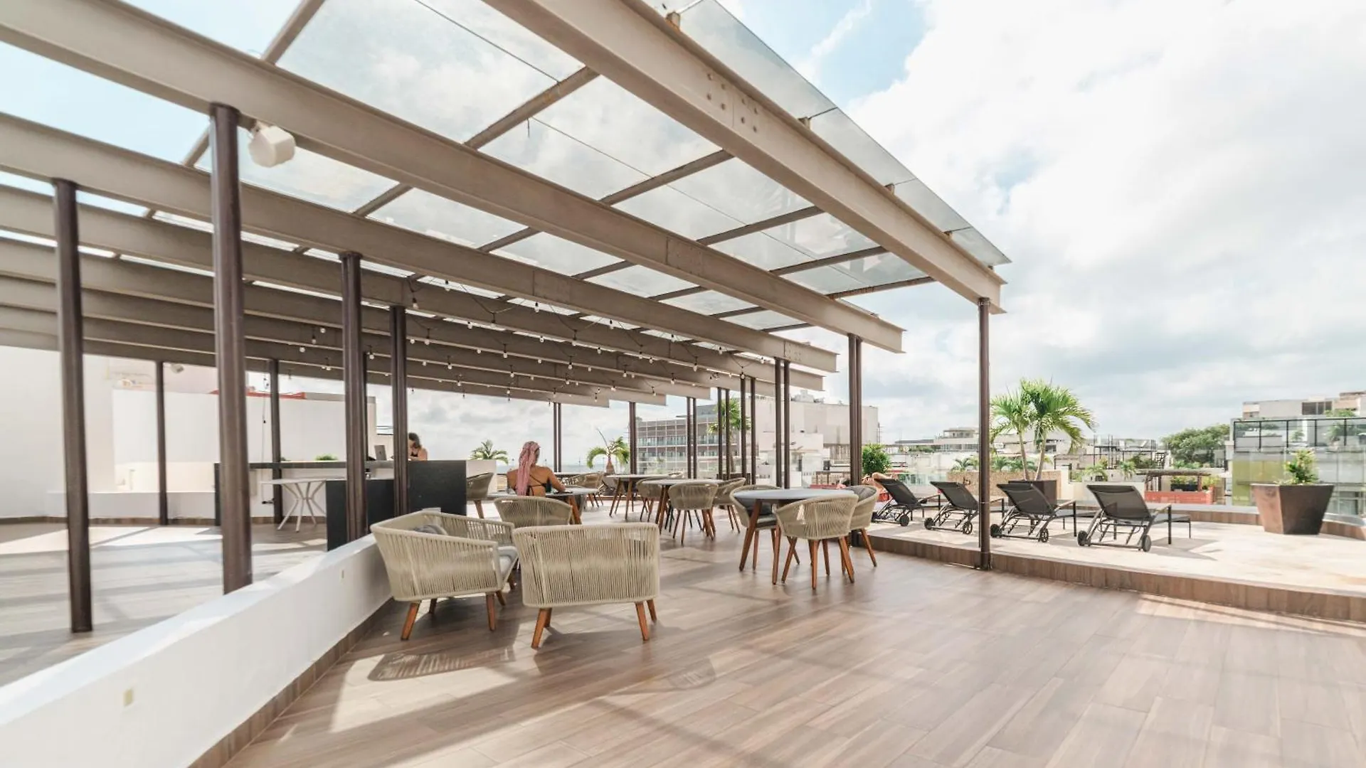Apartment Modern Condo 200M From Beach & 5Th Ave Playa del Carmen