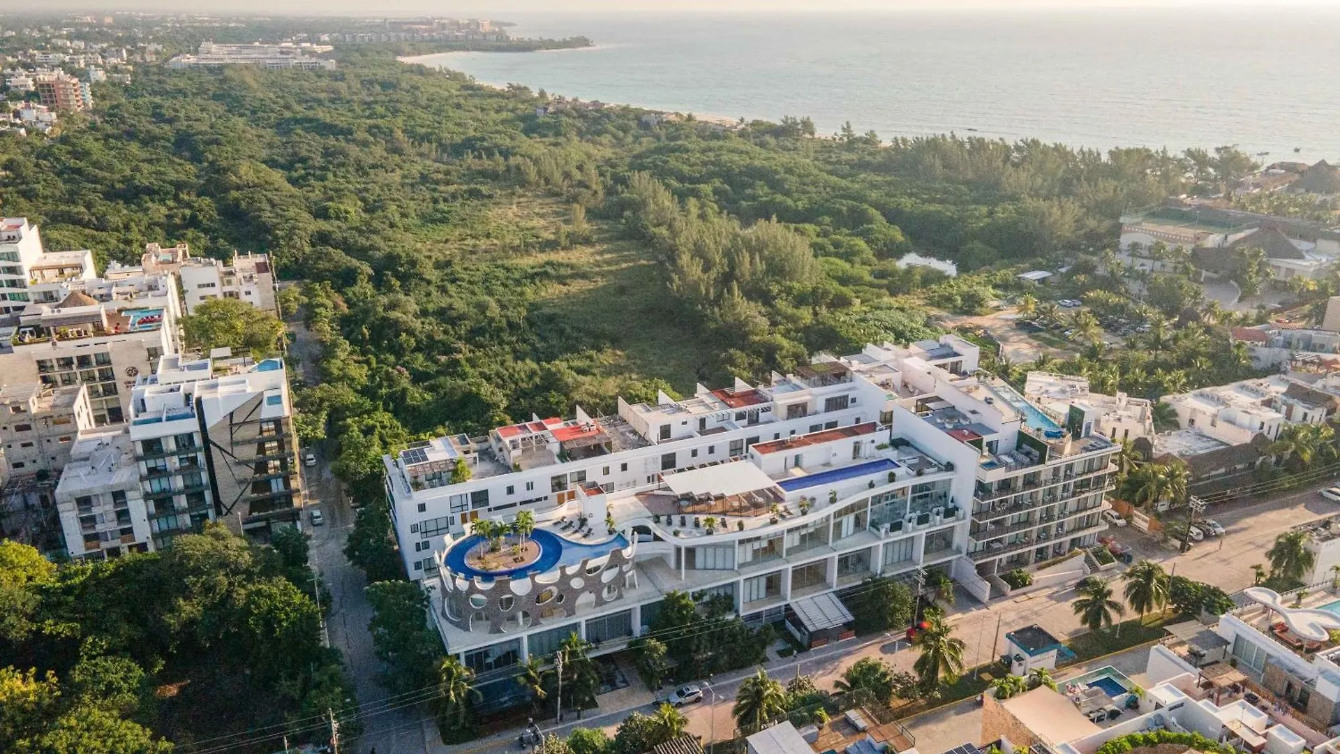 Modern Condo 200M From Beach & 5Th Ave Playa del Carmen Mexico