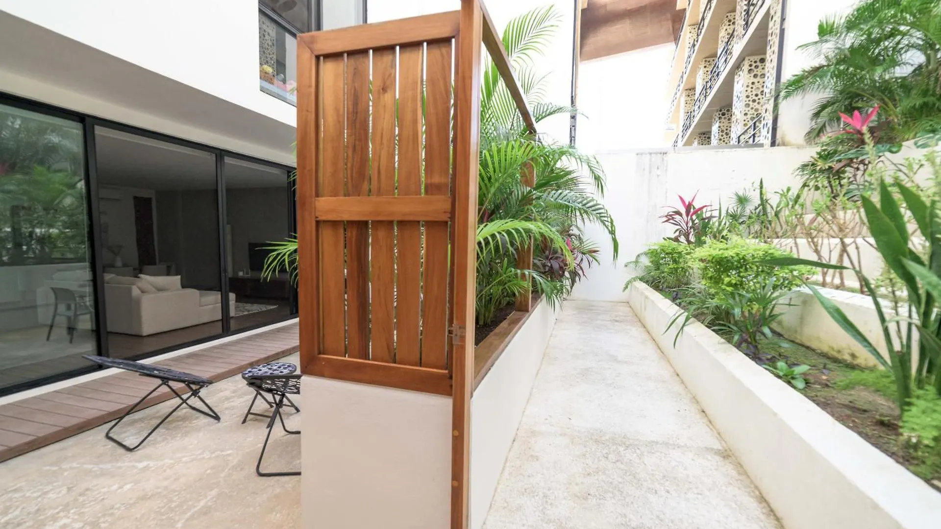 Apartment Modern Condo 200M From Beach & 5Th Ave Playa del Carmen